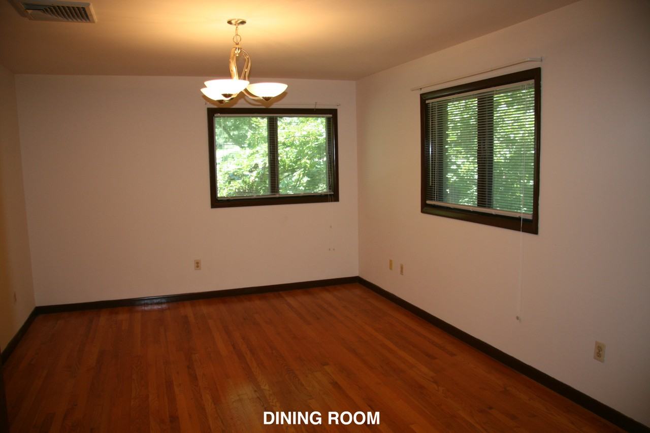 8 Skytop Dr - Photo 3 of 11