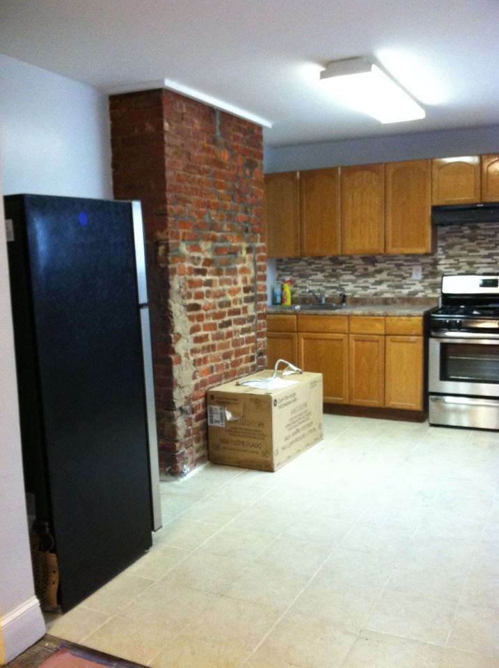 139 Woodbine Ave - Photo 2 of 8