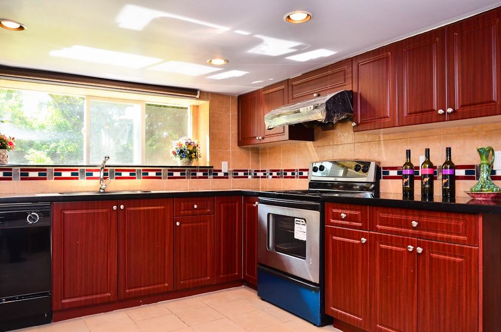 5515 Cypress St #NA - Photo 2 of 2