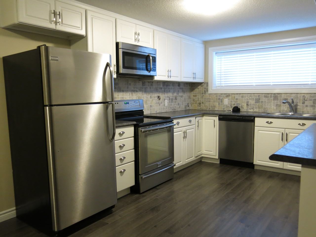 228 Holborn Dr #a - Photo 3 of 10