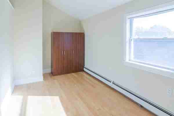 74 Third Ave - Photo 3 of 4