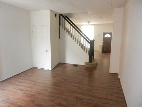 2818 Huntingdon Ave - Photo 2 of 10