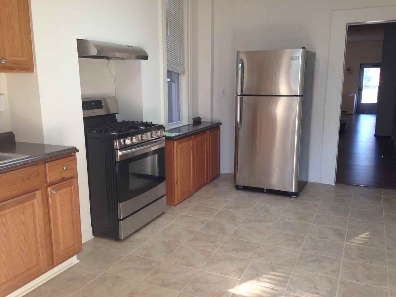 2818 Huntingdon Ave - Photo 3 of 10