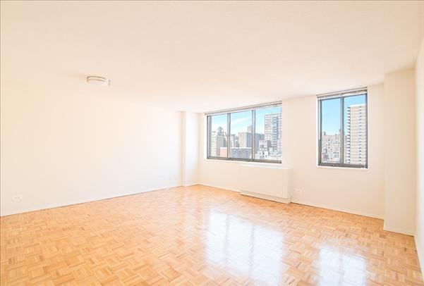 740 Columbus Ave - Photo 3 of 6