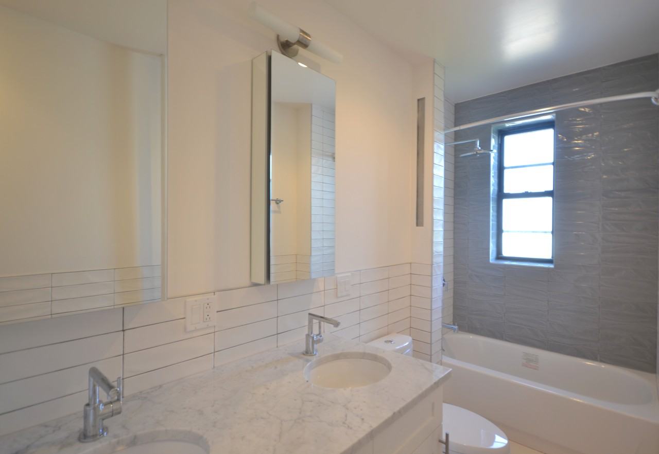 557 15th St #6B - Photo 3 of 4