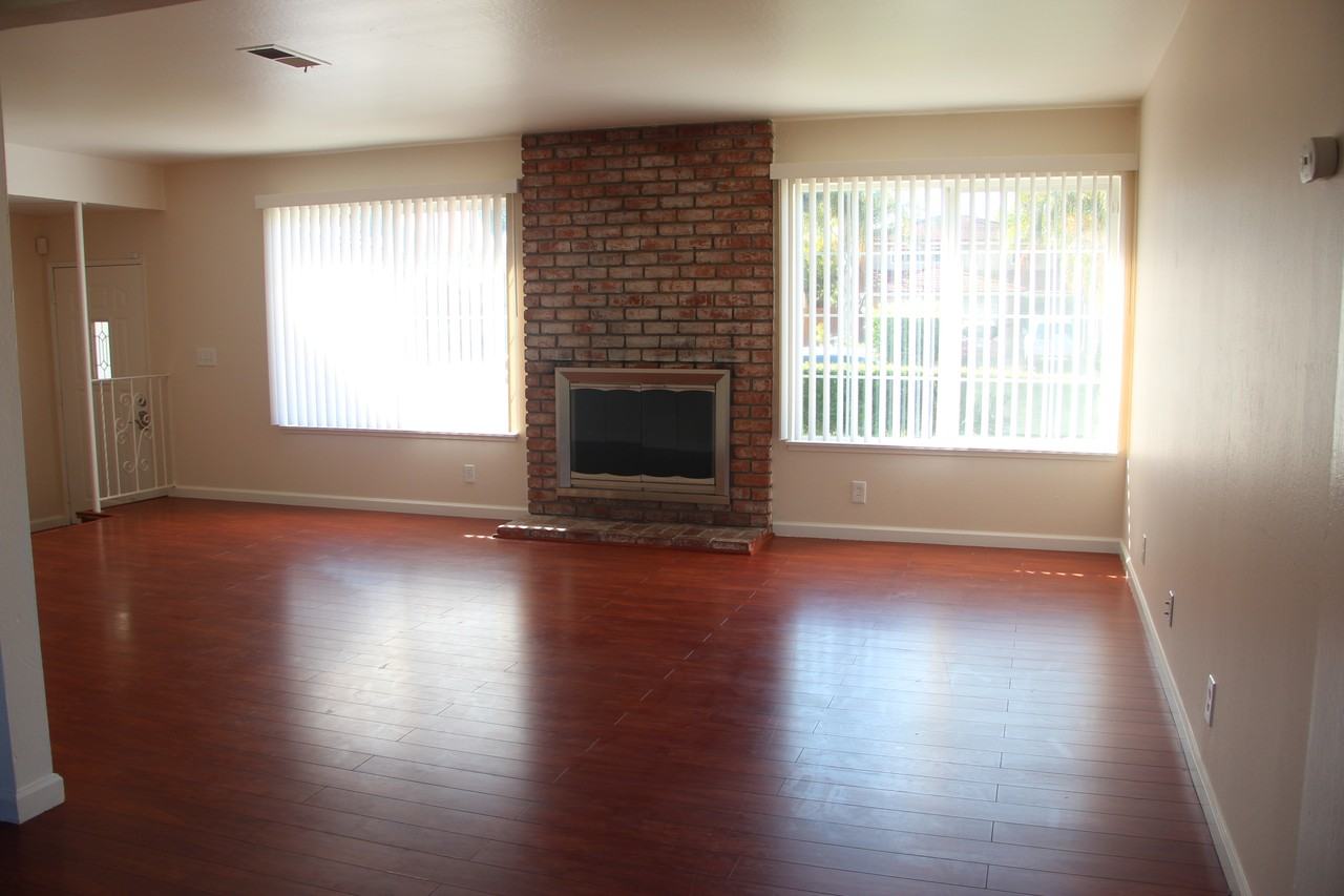 2733 Camino Del Rey - Photo 2 of 9