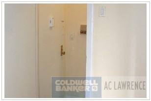 620 E 11th St - Photo 2 of 9