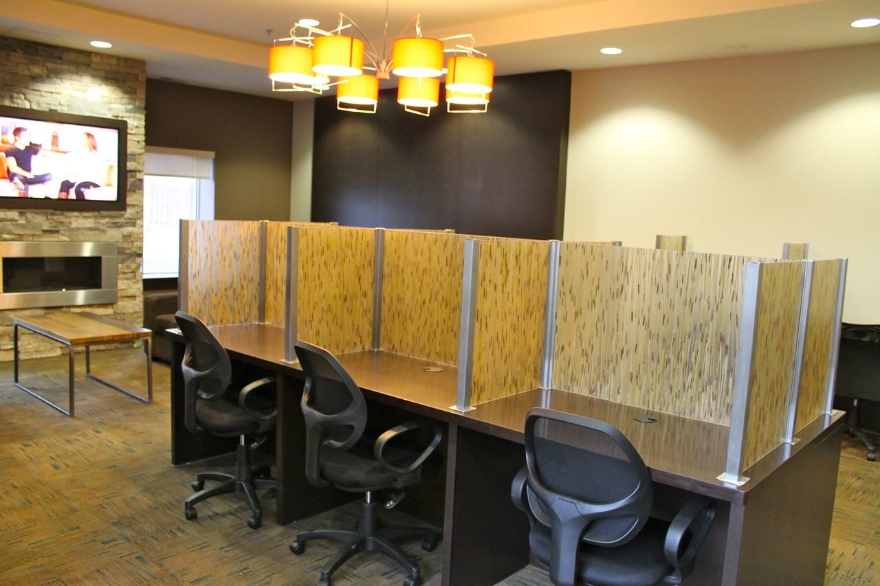 333 King St N - Photo 3 of 4