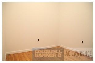 172 Thompson St - Photo 2 of 6