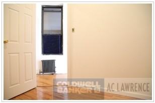 172 Thompson St - Photo 3 of 6