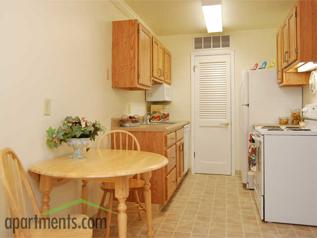 47 Green Knolls Dr - Photo 3 of 4