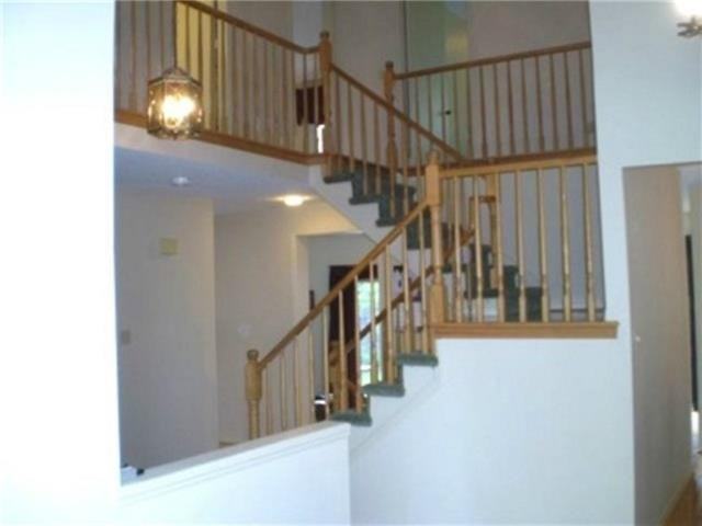 574 Tuscarora Dr - Photo 3 of 10