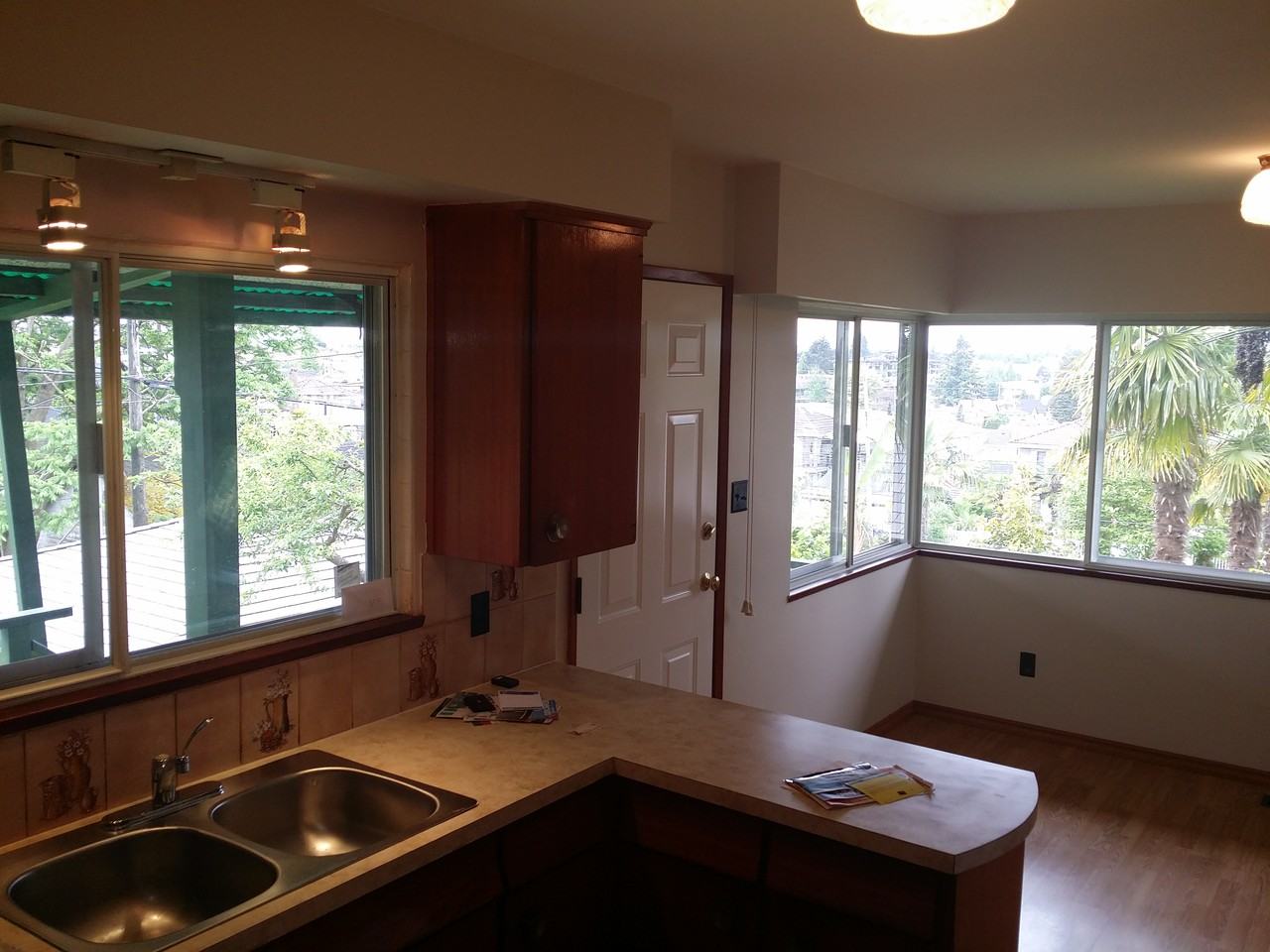 4860 Pandora St - Photo 2 of 4