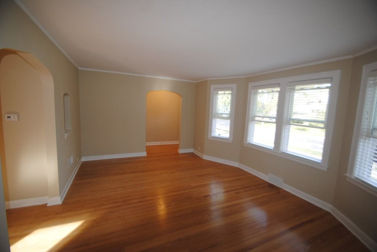 3058 N Nordica Ave - Photo 3 of 8