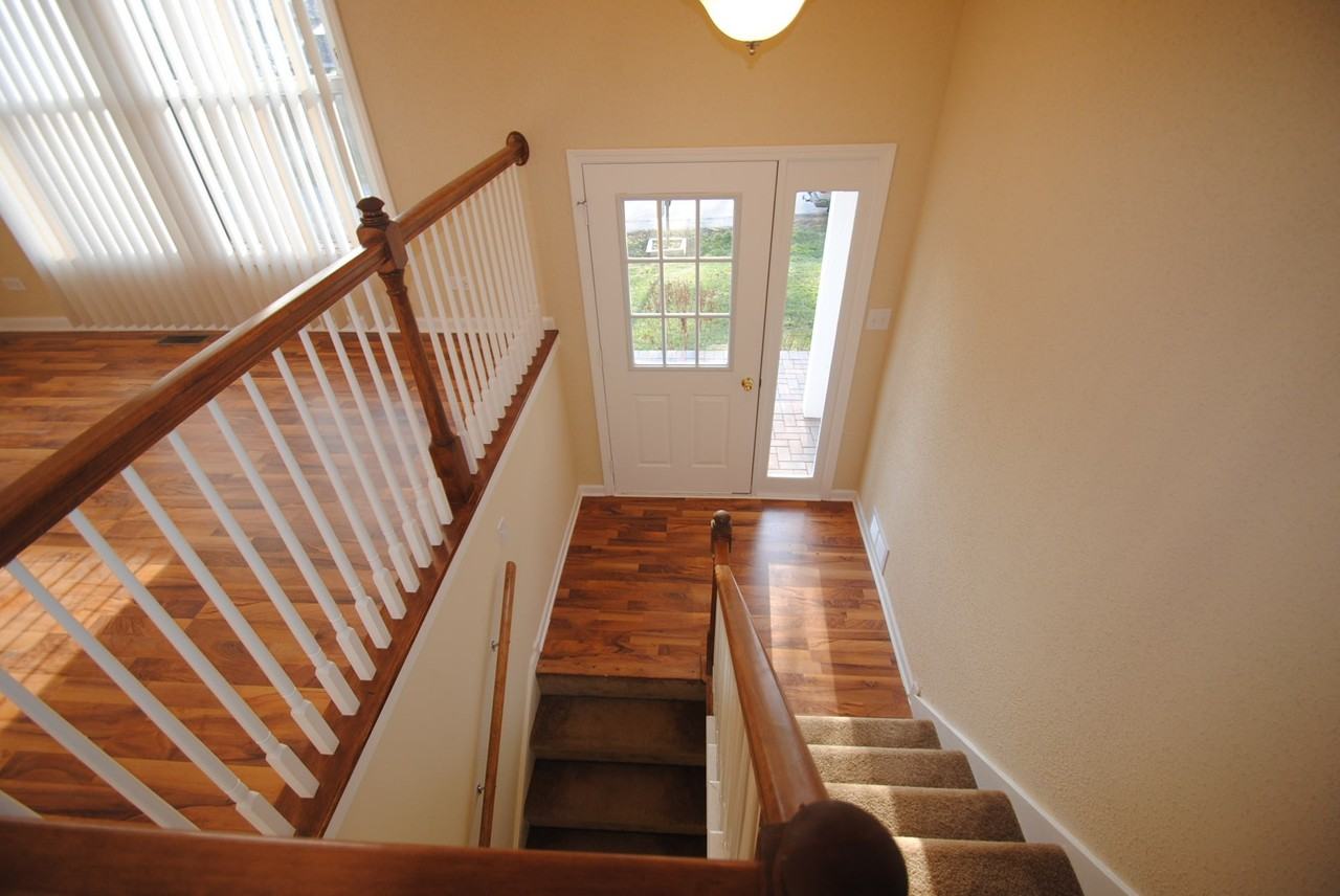 381 Birchwood Dr - Photo 3 of 10