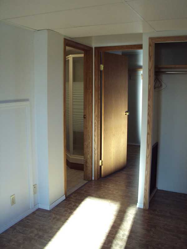 323 Centennial Dr S - Photo 3 of 12