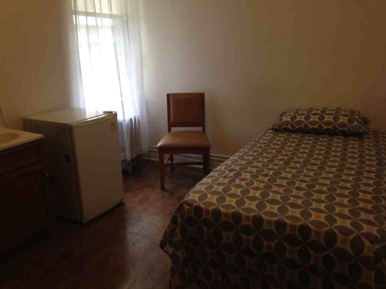 1622 N St - Photo 3 of 3