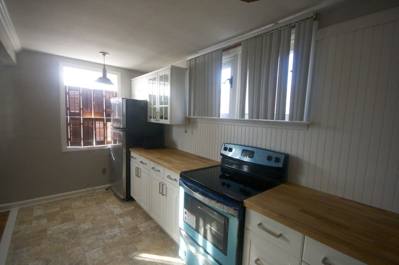 512 S 2nd St - Photo 3 of 10