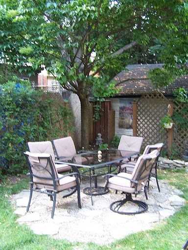 398 Riverdale Ave - Photo 2 of 8