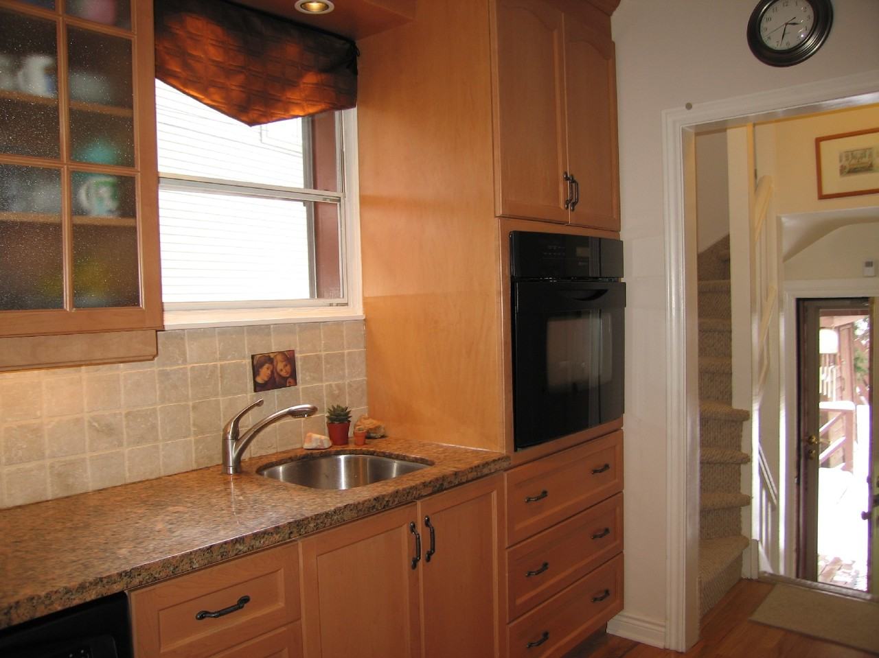 398 Riverdale Ave - Photo 3 of 8