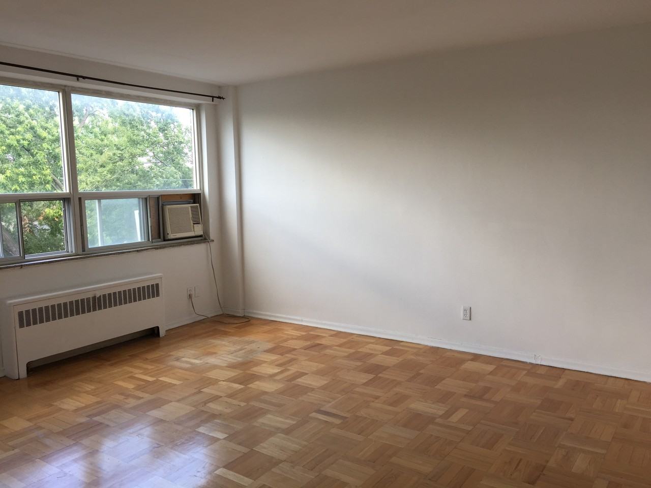 279 Avenue Rd - Photo 3 of 7