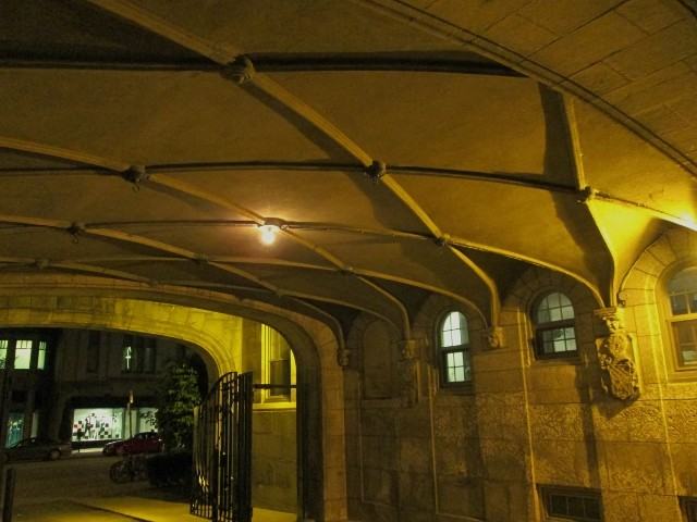 1321 Rue Sherbrooke O - Photo 2 of 33