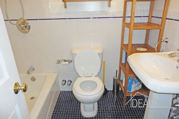 130 Berkeley Pl - Photo 3 of 7