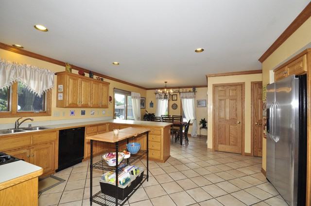 6755 49th Ave - Photo 3 of 3