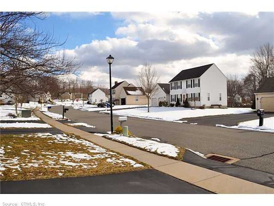115 Amherst Dr - Photo 3 of 7