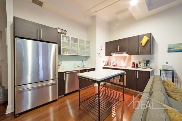 97 Gold St - Photo 3 of 10