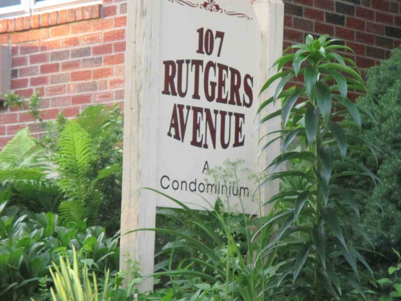 107 Rutgers Ave - Photo 2 of 10