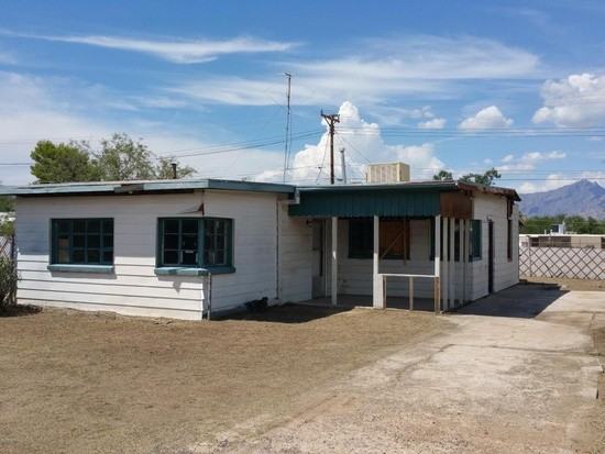 4851 E 4th St - Photo 3 of 5