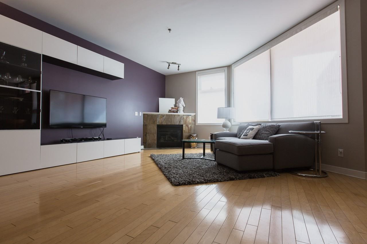 718 5 St NE - Photo 2 of 8