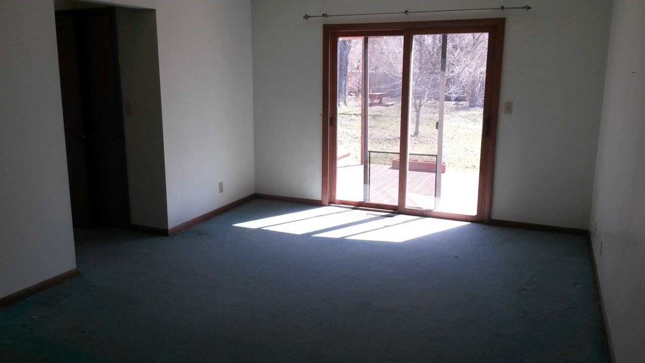 5245 Stone Ave - Photo 2 of 7