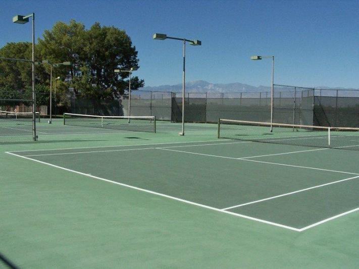 1683 Tam Oshanter Rd - Photo 2 of 5