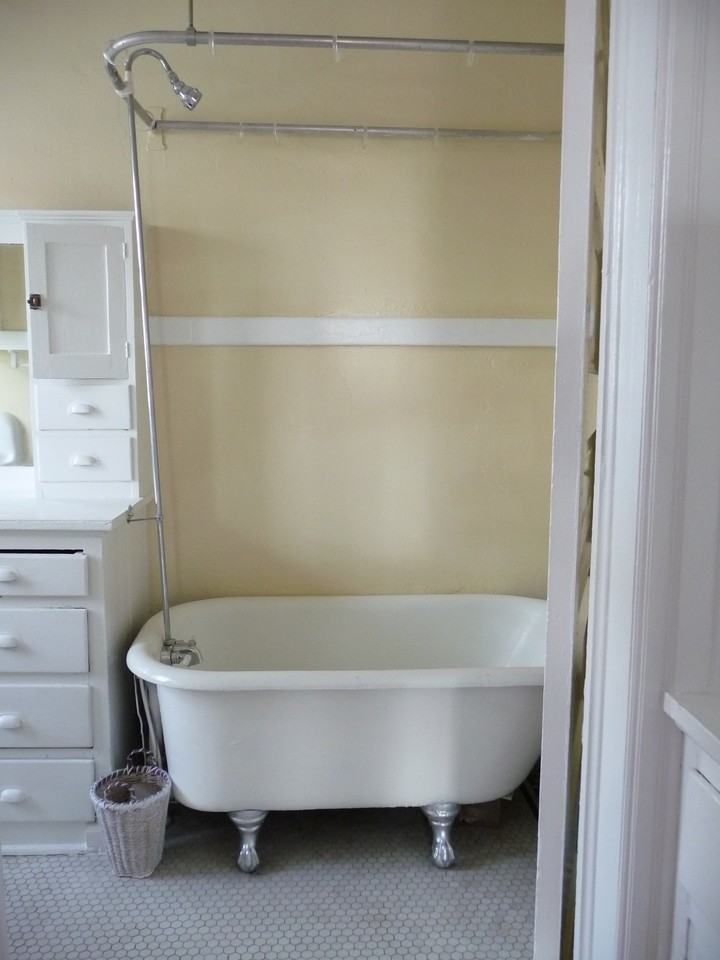 1810 Jefferson St #6 - Photo 2 of 9