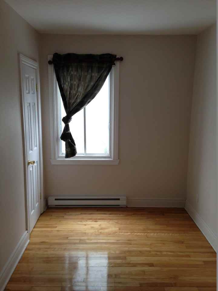 22 Rue Desrochers #3 - Photo 3 of 4