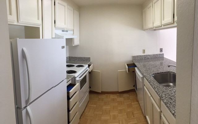 622 S Delaware St #6 - Photo 3 of 6