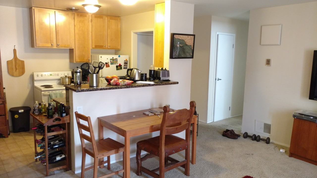 469 Van Buren Ave - Photo 2 of 7