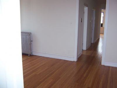 953 W Fletcher St - Photo 3 of 4