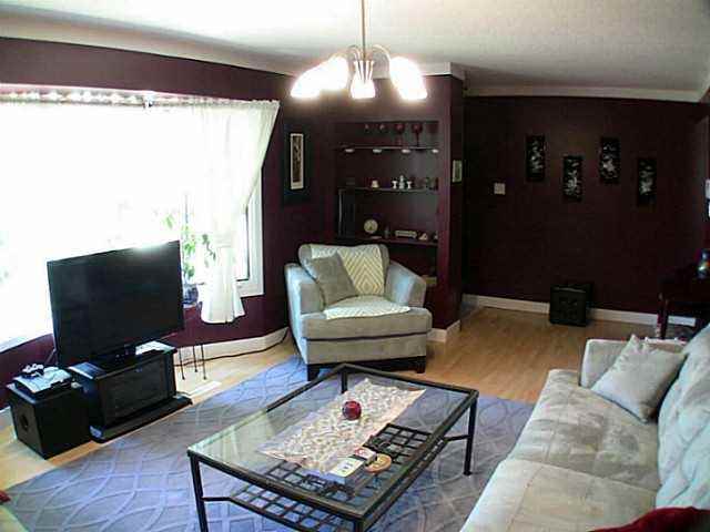 3103 107a Ave NW - Photo 3 of 5