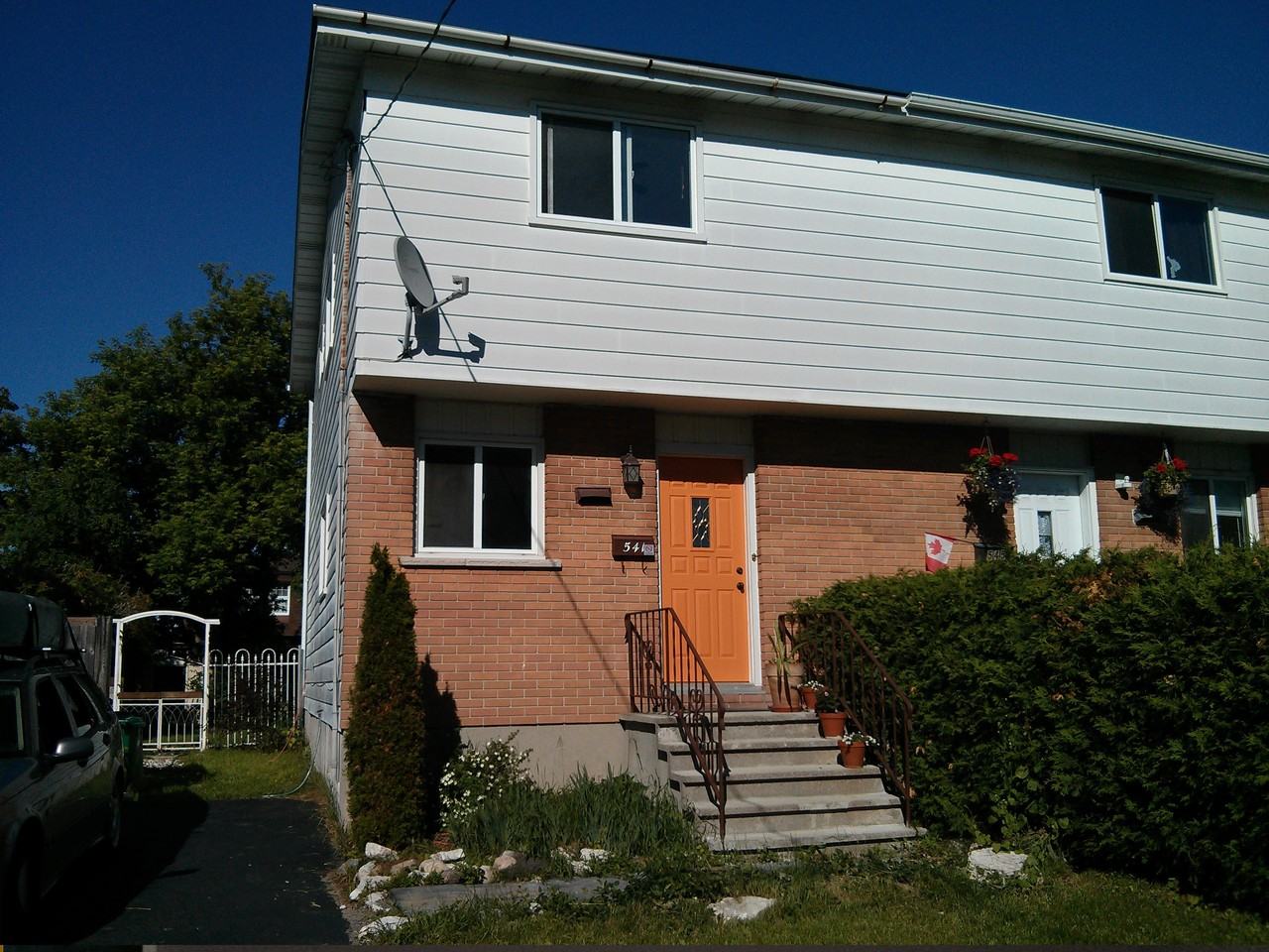 541 Brunel St - Photo 2 of 3