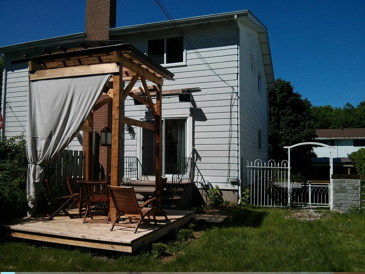 541 Brunel St - Photo 3 of 3