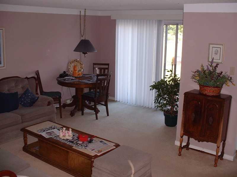 45 Laurie Crescent - Photo 3 of 6