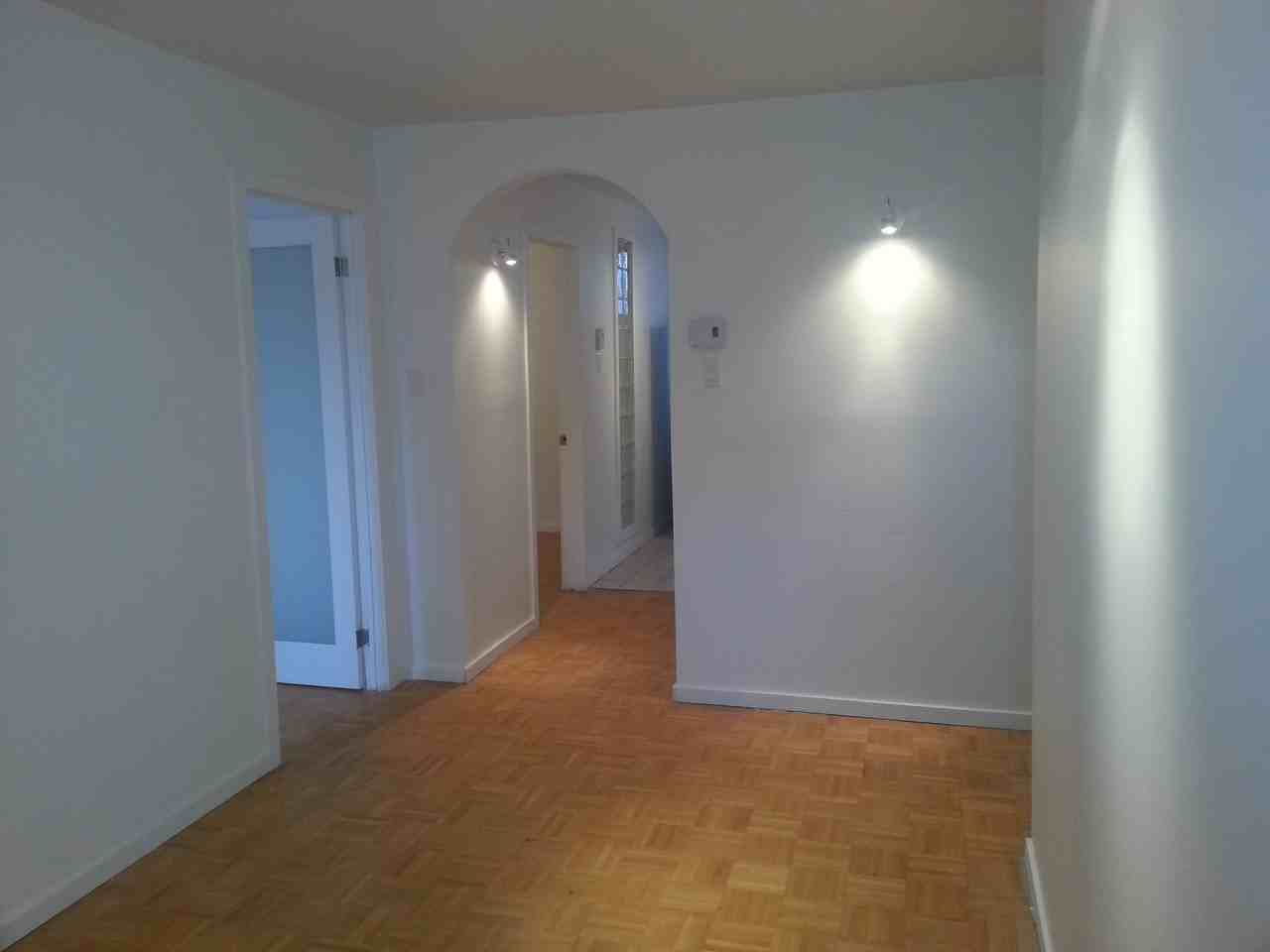 4051 CH St André - Photo 3 of 3