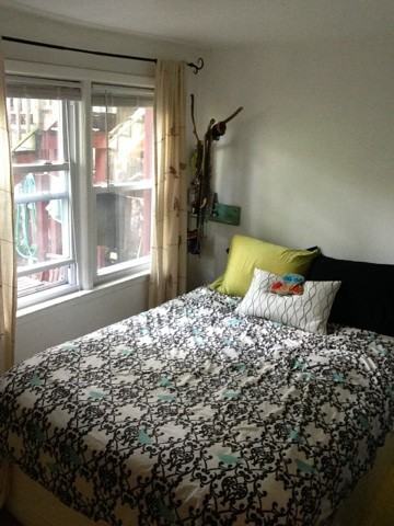 218 Wyckoff Ave - Photo 2 of 6