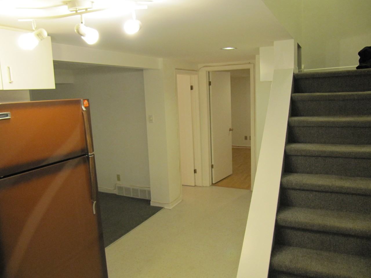 1263 Erie Ave - Photo 2 of 6