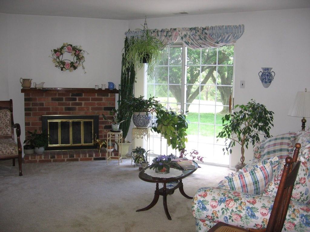 305 Gwynedd Ct - Photo 3 of 6