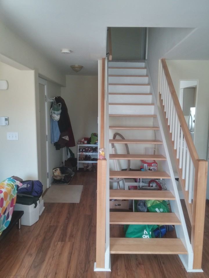 551 Frontenac St - Photo 3 of 9