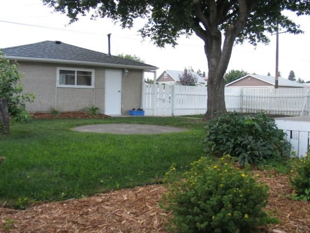 13036 120 St NW - Photo 3 of 7